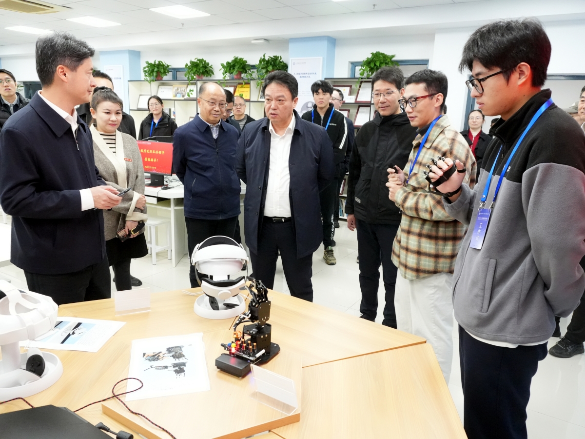 南通市副市长于立忠调研学院建设与发展